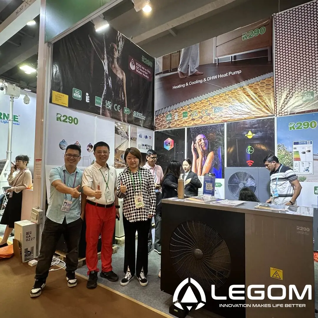Legom team presenting R290 heat pumps at the Canton Fair 2024